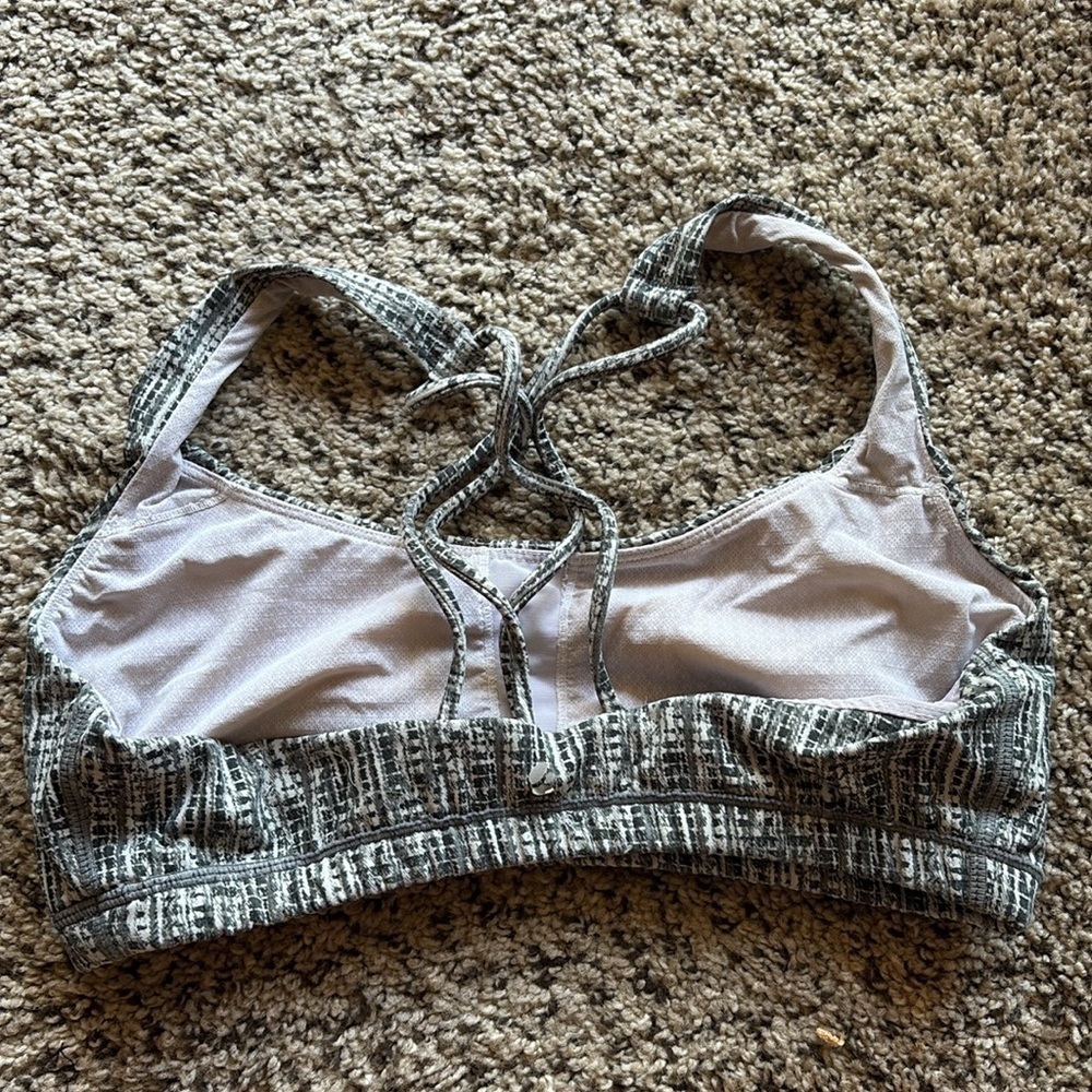 Women's Green and White Patterned Sports Bra size small - Picture 3 of 3